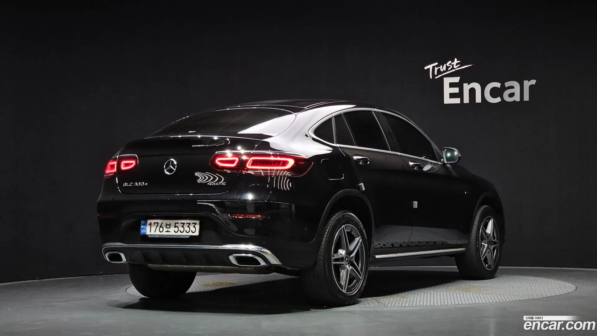 Main__Slider__Photo:GLC-Class Mercedes-Benz 2021.8-1