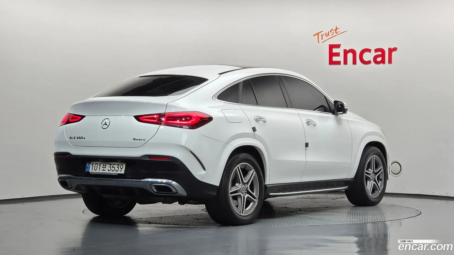 Main__Slider__Photo:GLE-Class Mercedes-Benz 2022.9-1