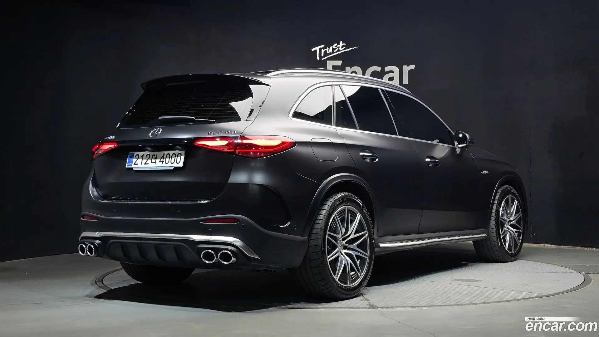 Main__Slider__Photo:GLC-Class Mercedes-Benz 2025.5-1