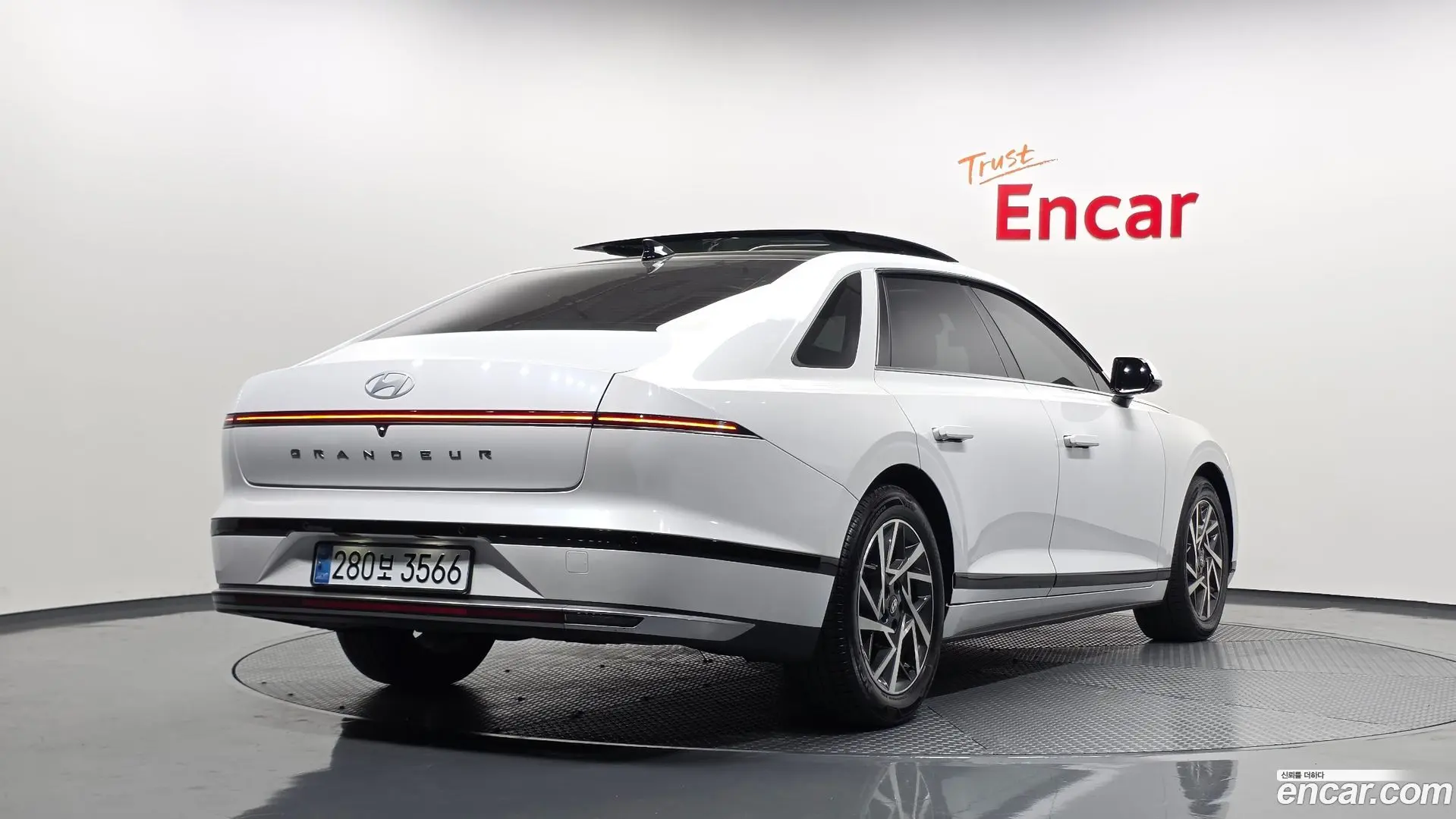Main__Slider__Photo:Grandeur Hyundai 2023.5-1