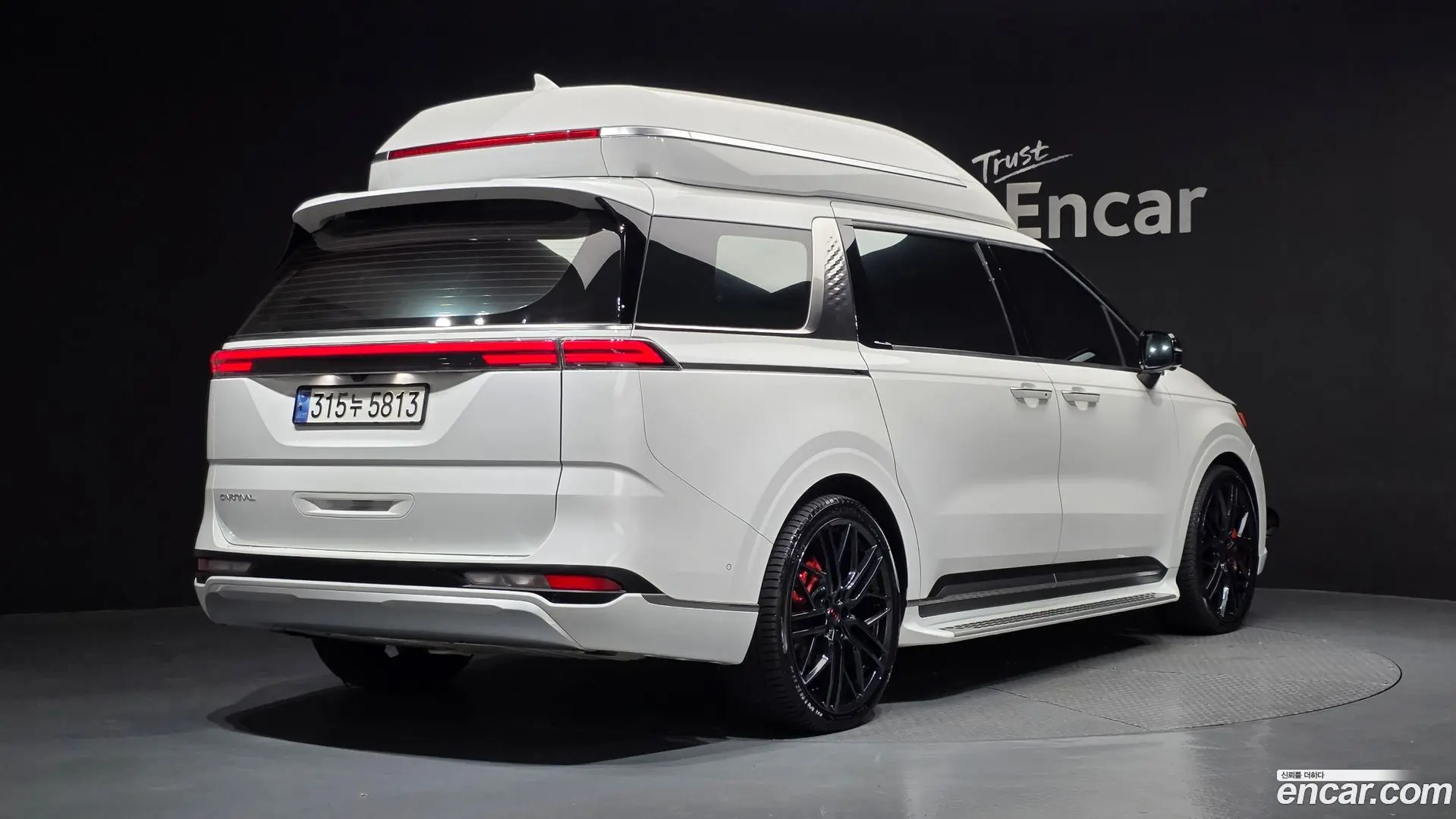 Main__Slider__Photo:Canival Kia 2023.1-1