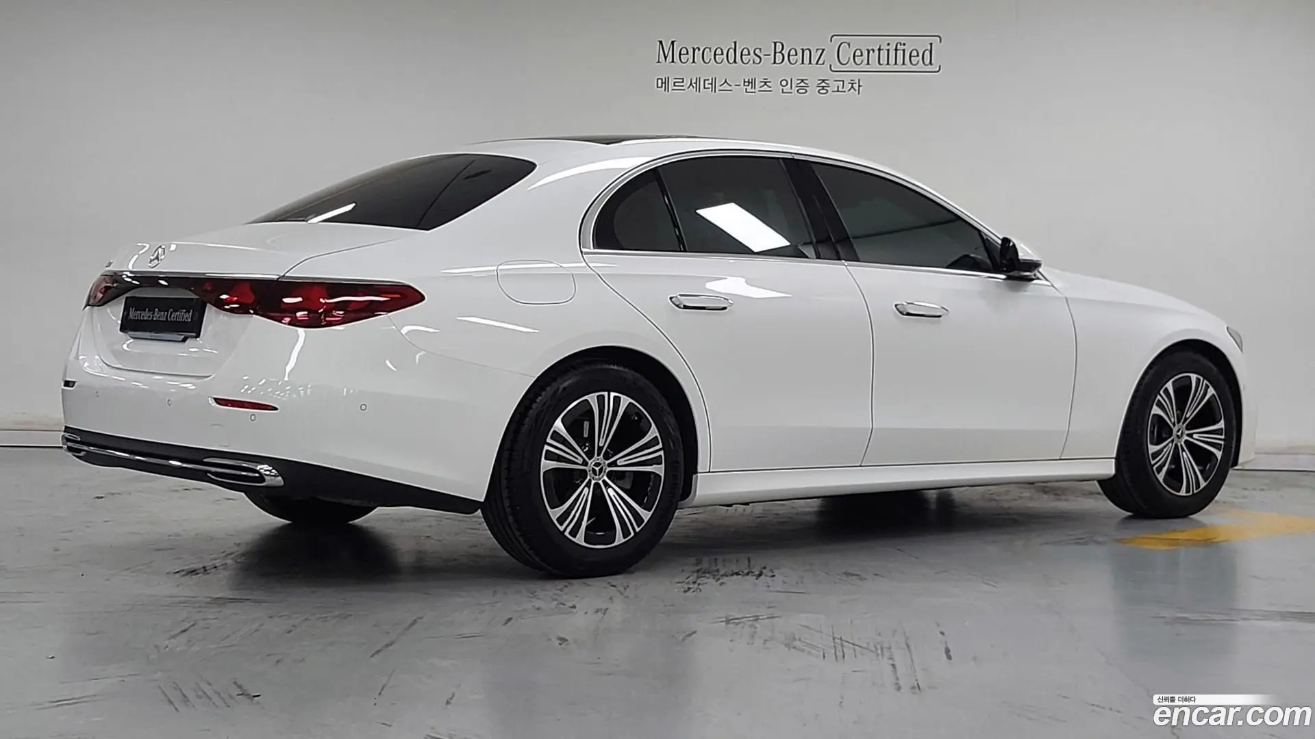 Main__Slider__Photo:E-Class Mercedes-Benz 2025.2-1