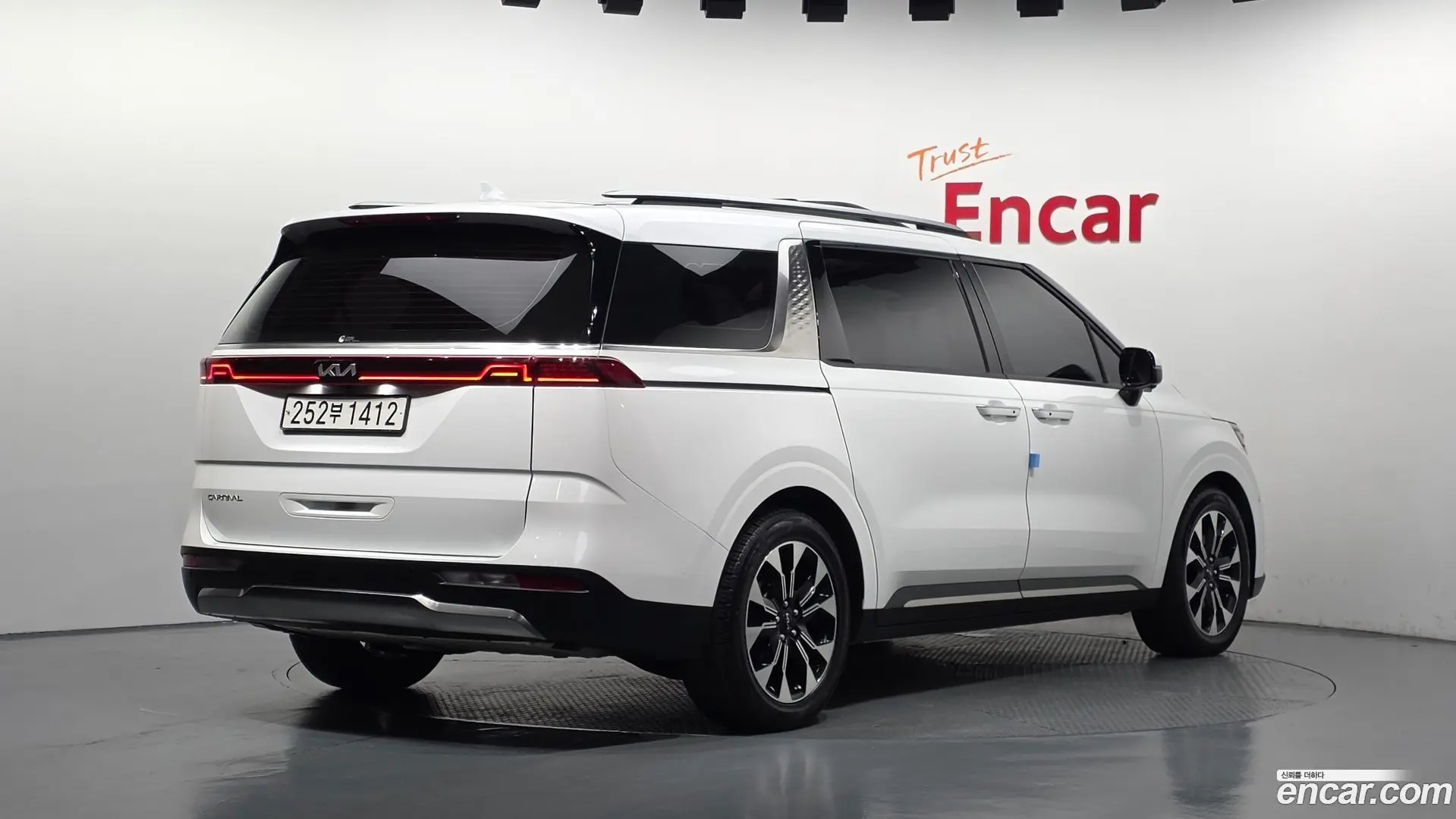 Main__Slider__Photo:Canival Kia 2022.7-1