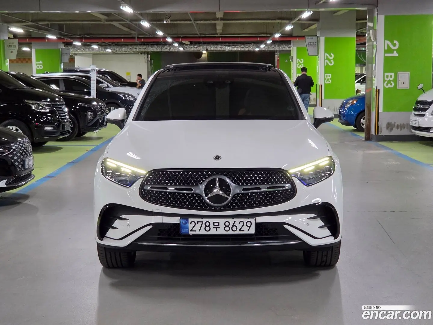 Main__Slider__Photo:GLC-Class Mercedes-Benz 2024.6-1