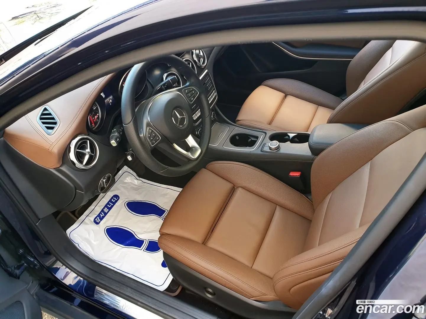 Main__Slider__Photo:GLA-Class Mercedes-Benz 2018.11-1