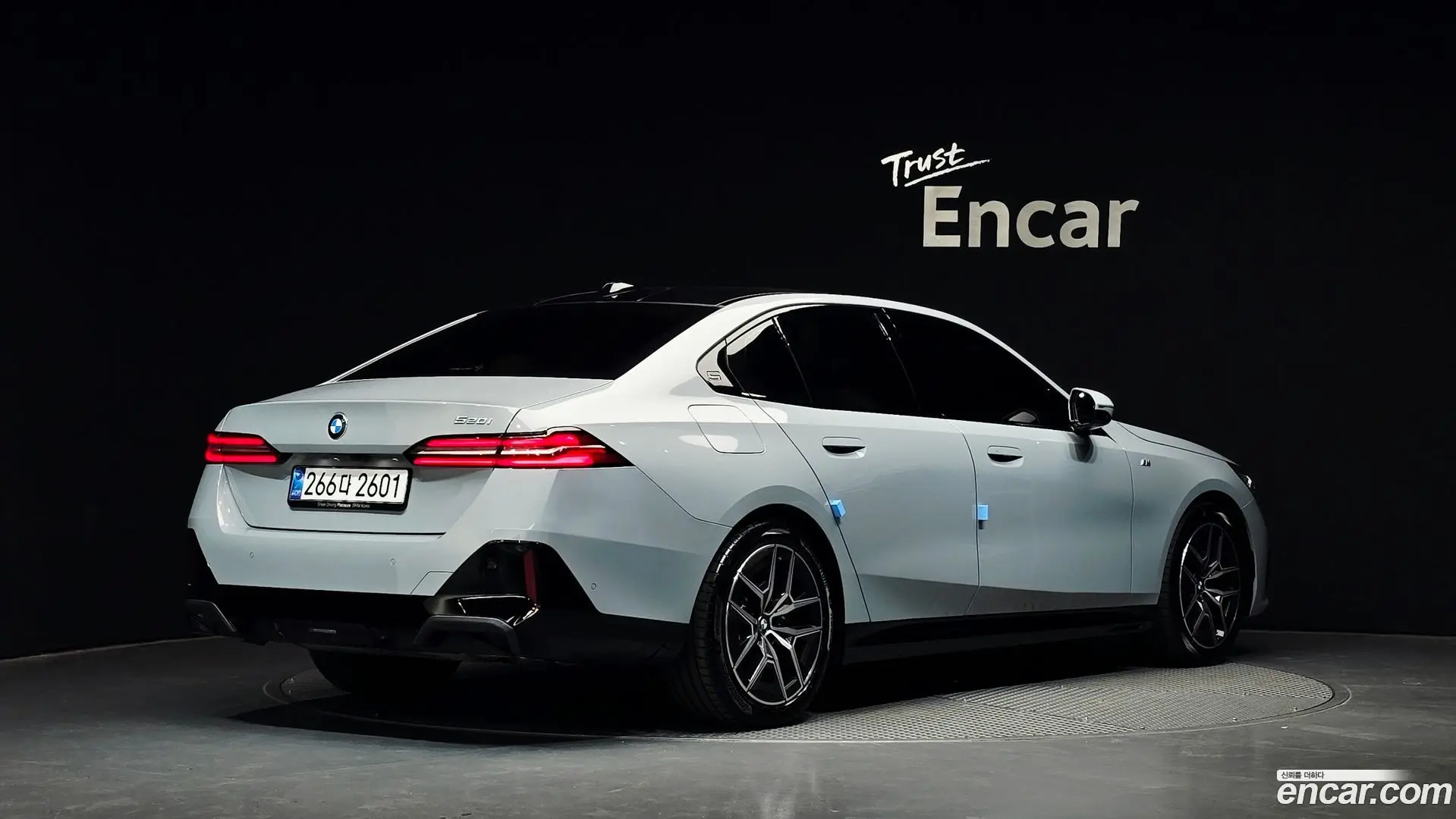 Main__Slider__Photo:5-Series BMW 2025.2-1