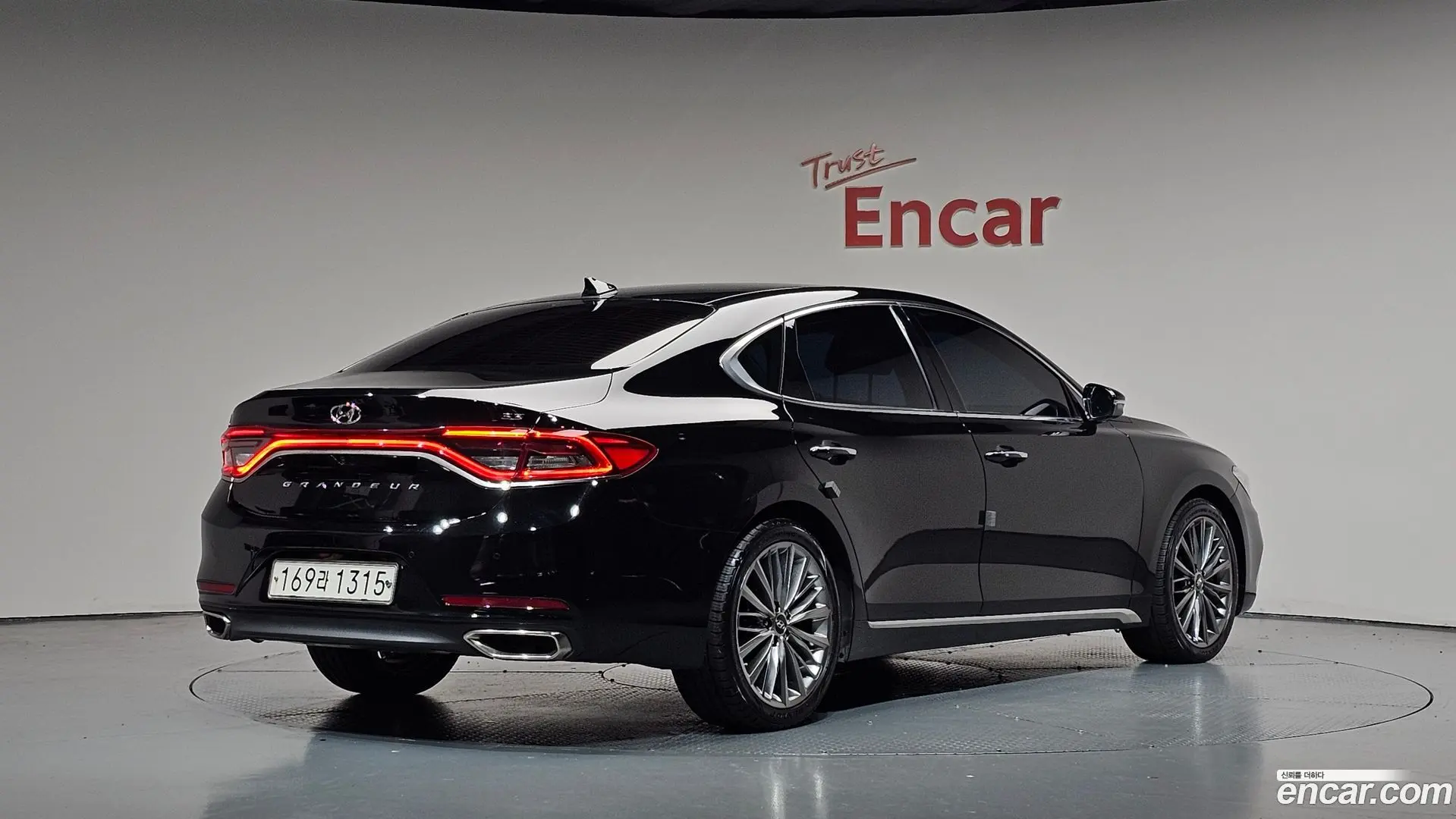 Main__Slider__Photo:Grandeur Hyundai 2017.4-1