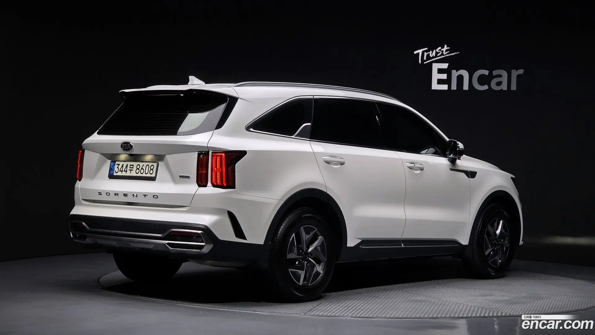Main__Slider__Photo:Sorento Kia 2021.4-1