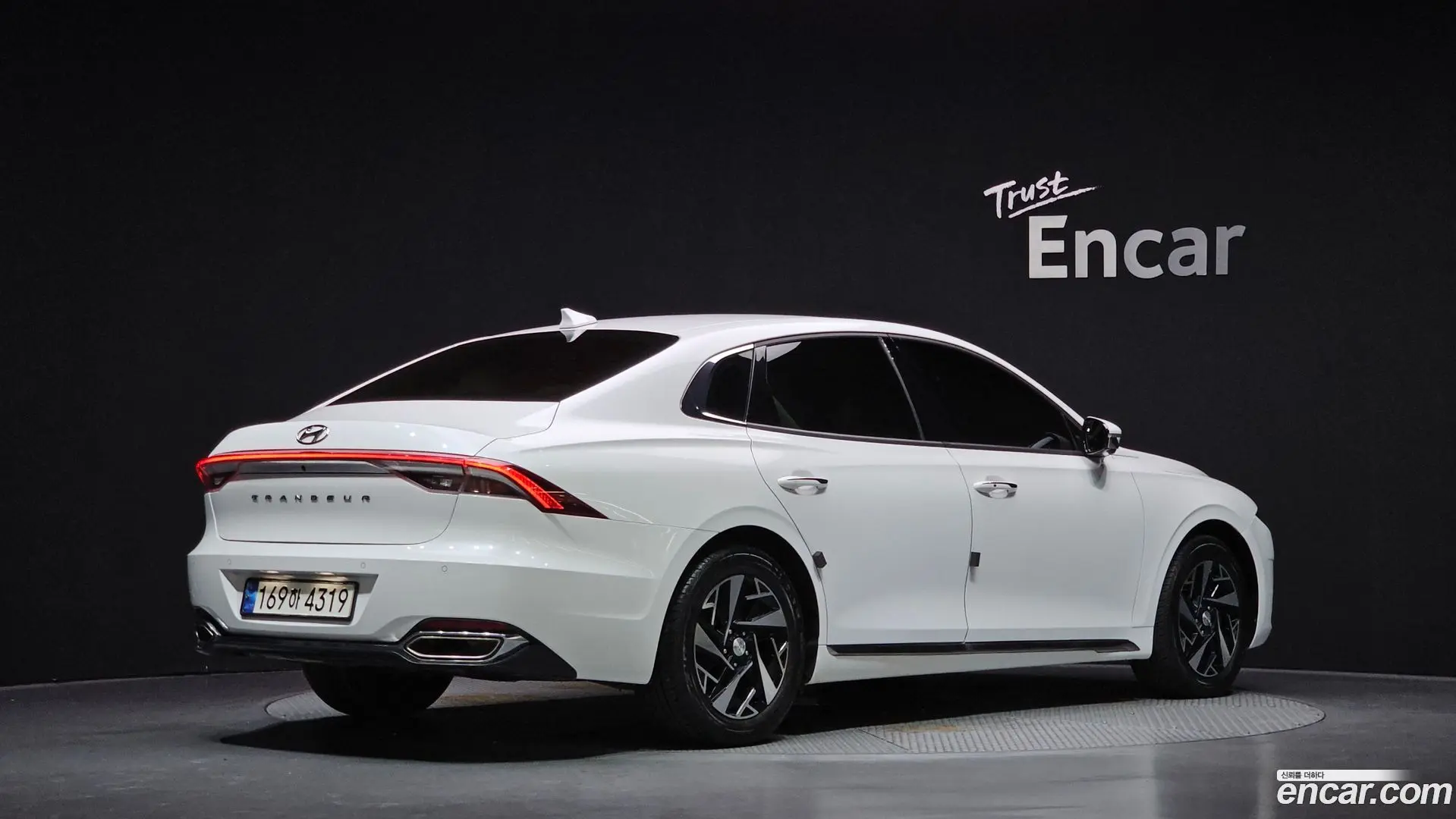 Main__Slider__Photo:Grandeur Hyundai 2021.8-1
