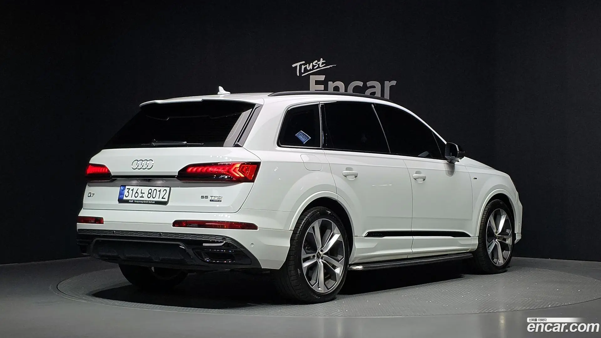 Main__Slider__Photo:Q7 Audi 2022.8-1