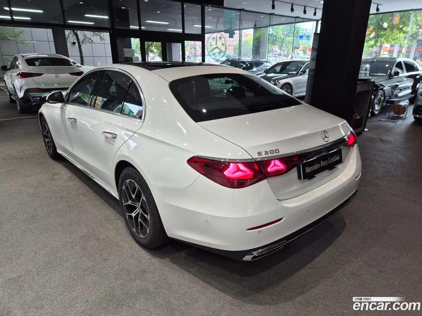 Main__Slider__Photo:E-Class Mercedes-Benz 2026.4-1