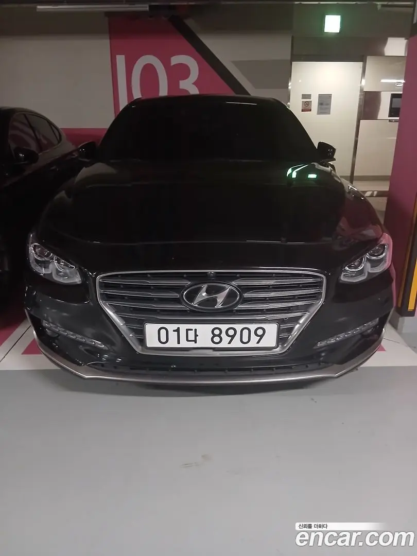 Main__Slider__Photo:Grandeur Hyundai 2019.0-1