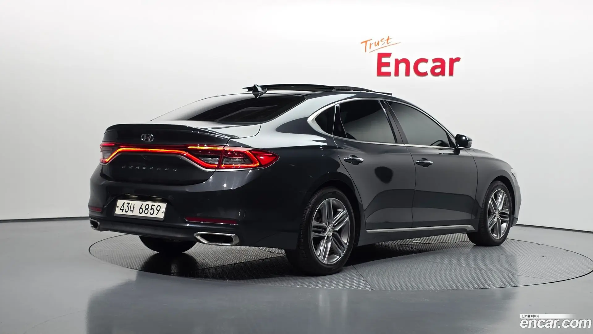 Main__Slider__Photo:Grandeur Hyundai 2017.10-1