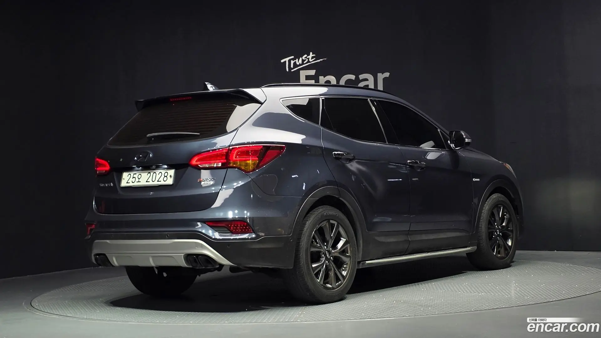 Main__Slider__Photo:Santafe Hyundai 2016.4-1