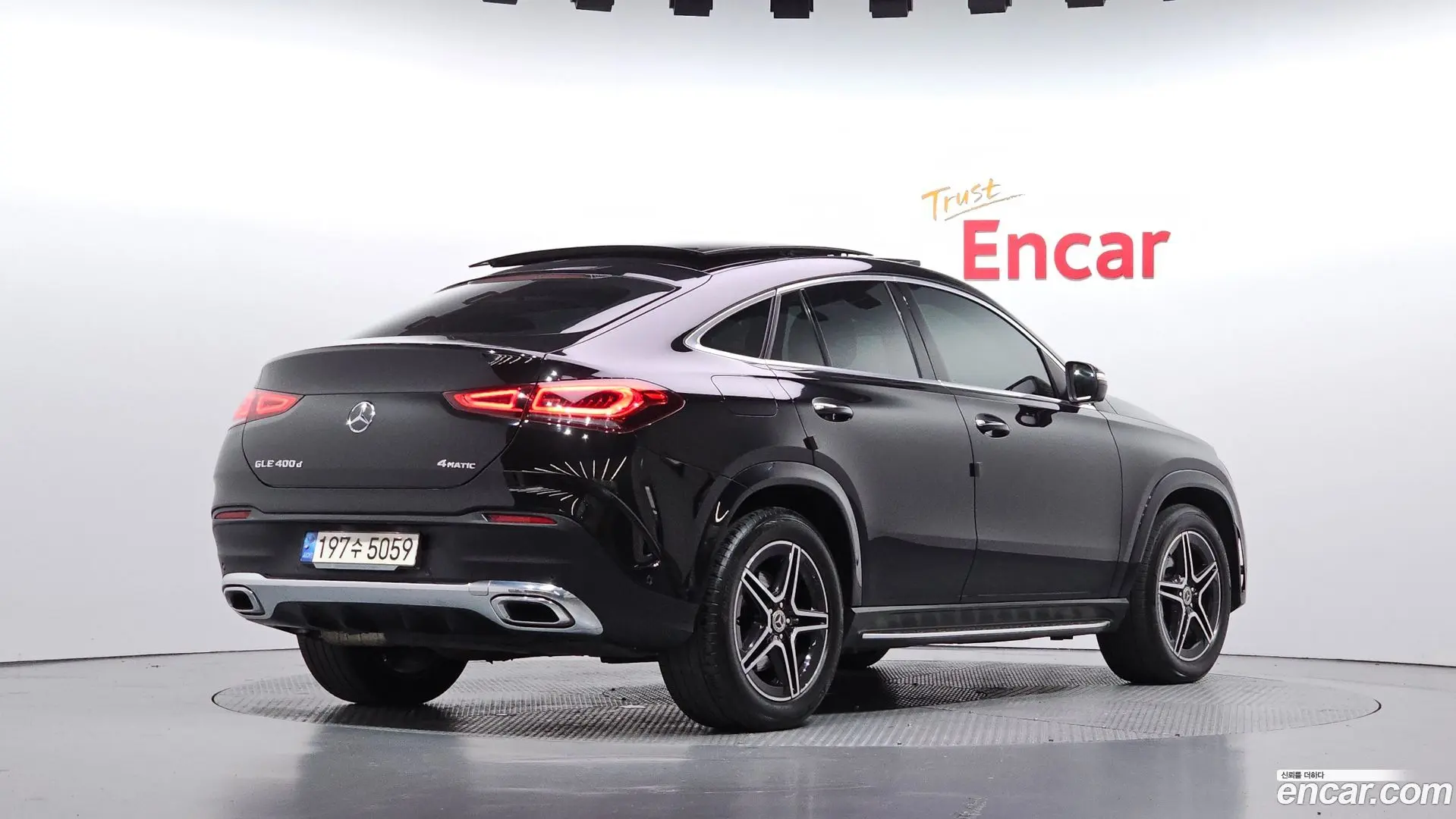 Main__Slider__Photo:GLE-Class Mercedes-Benz 2021.9-1