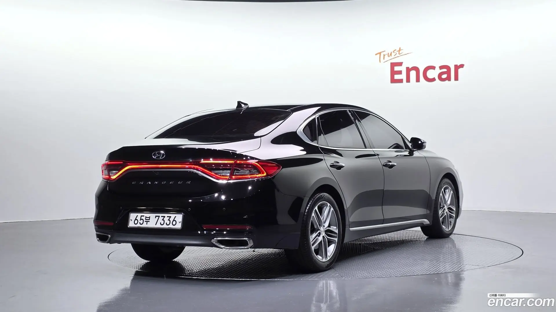 Main__Slider__Photo:Grandeur Hyundai 2018.0-1