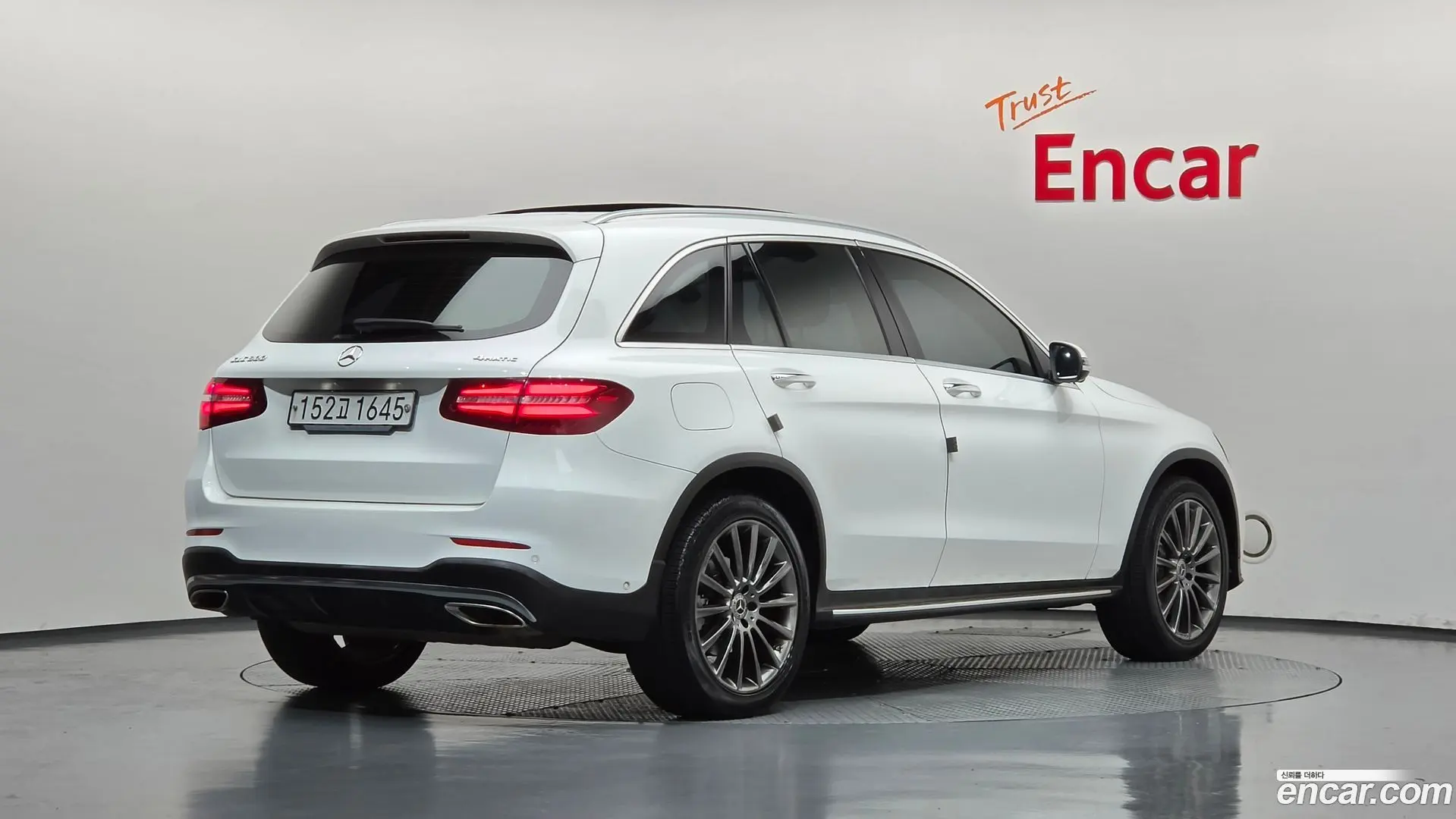 Main__Slider__Photo:GLC-Class Mercedes-Benz 2019.11-1