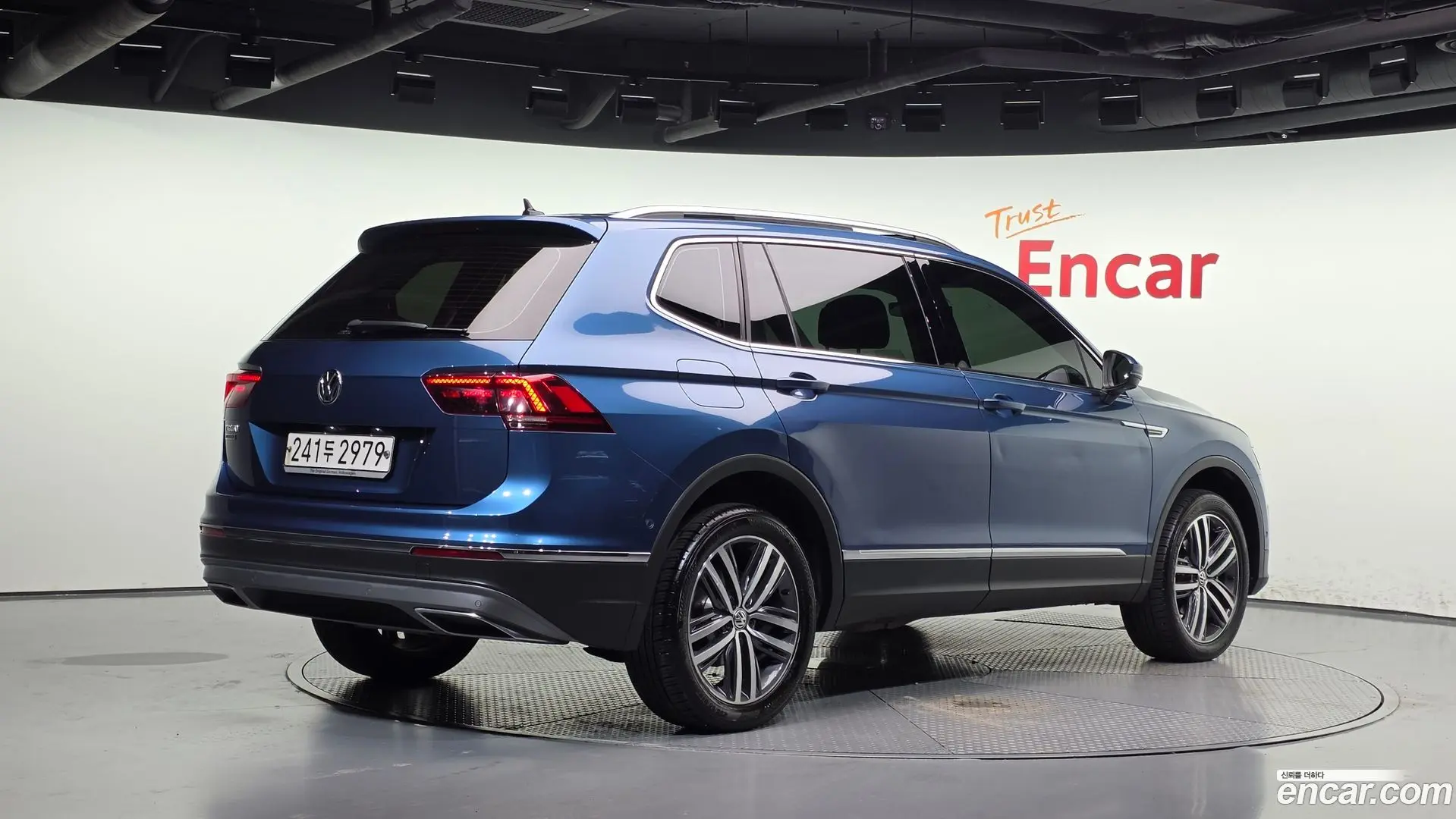 Main__Slider__Photo:Tiguan Volkswagen 2020.5-1