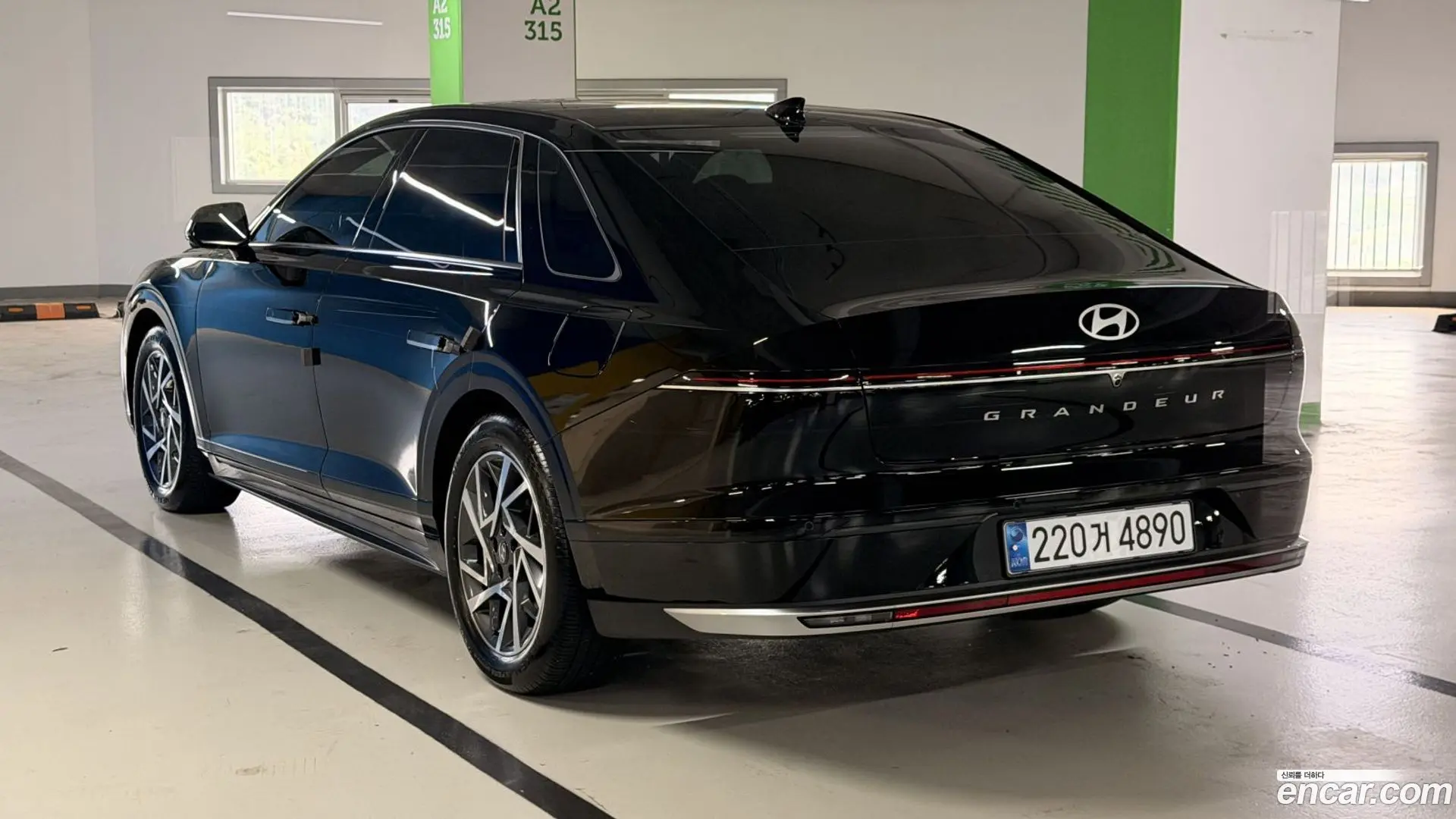Main__Slider__Photo:Grandeur Hyundai 2024.6-1