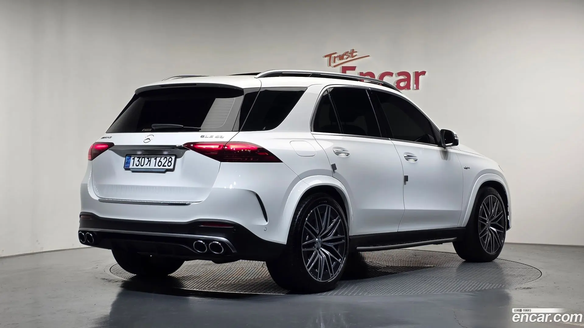 Main__Slider__Photo:GLE-Class Mercedes-Benz 2025.0-1