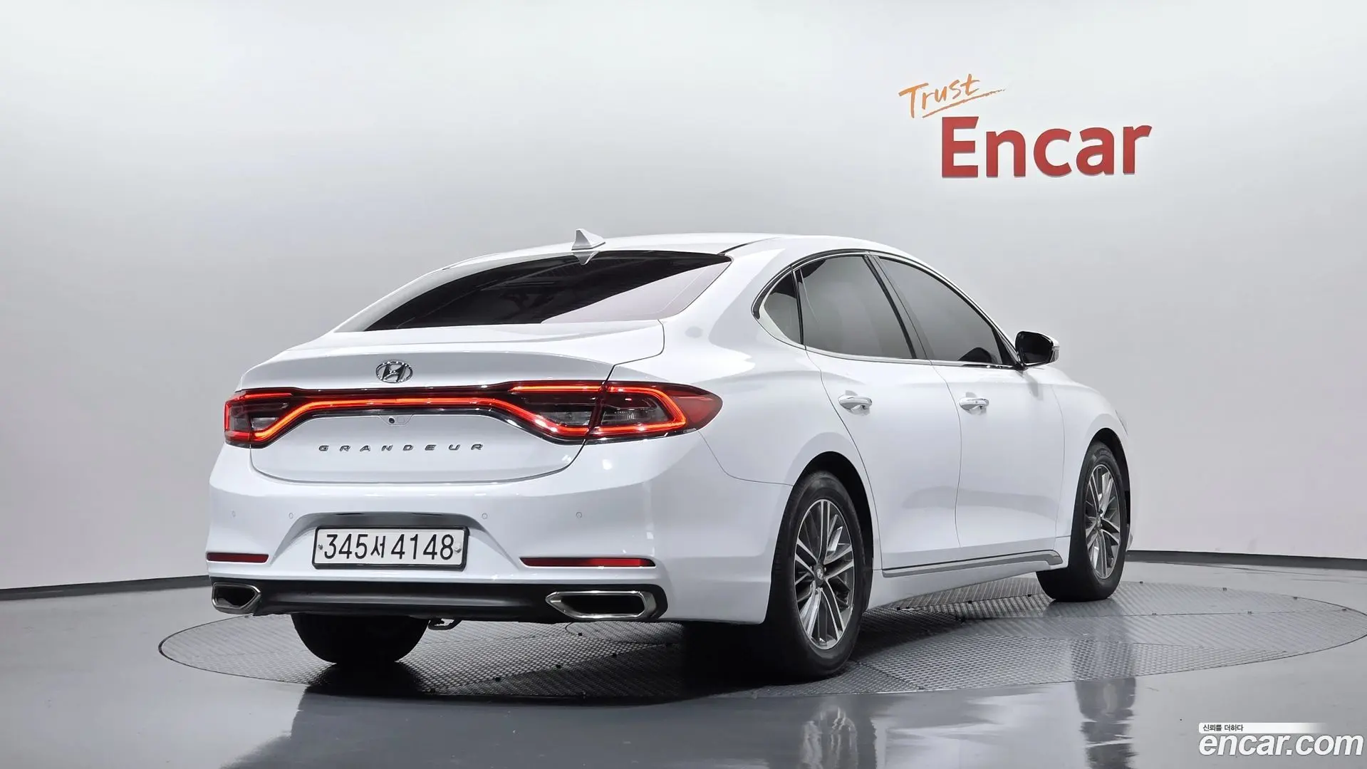 Main__Slider__Photo:Grandeur Hyundai 2017.3-1