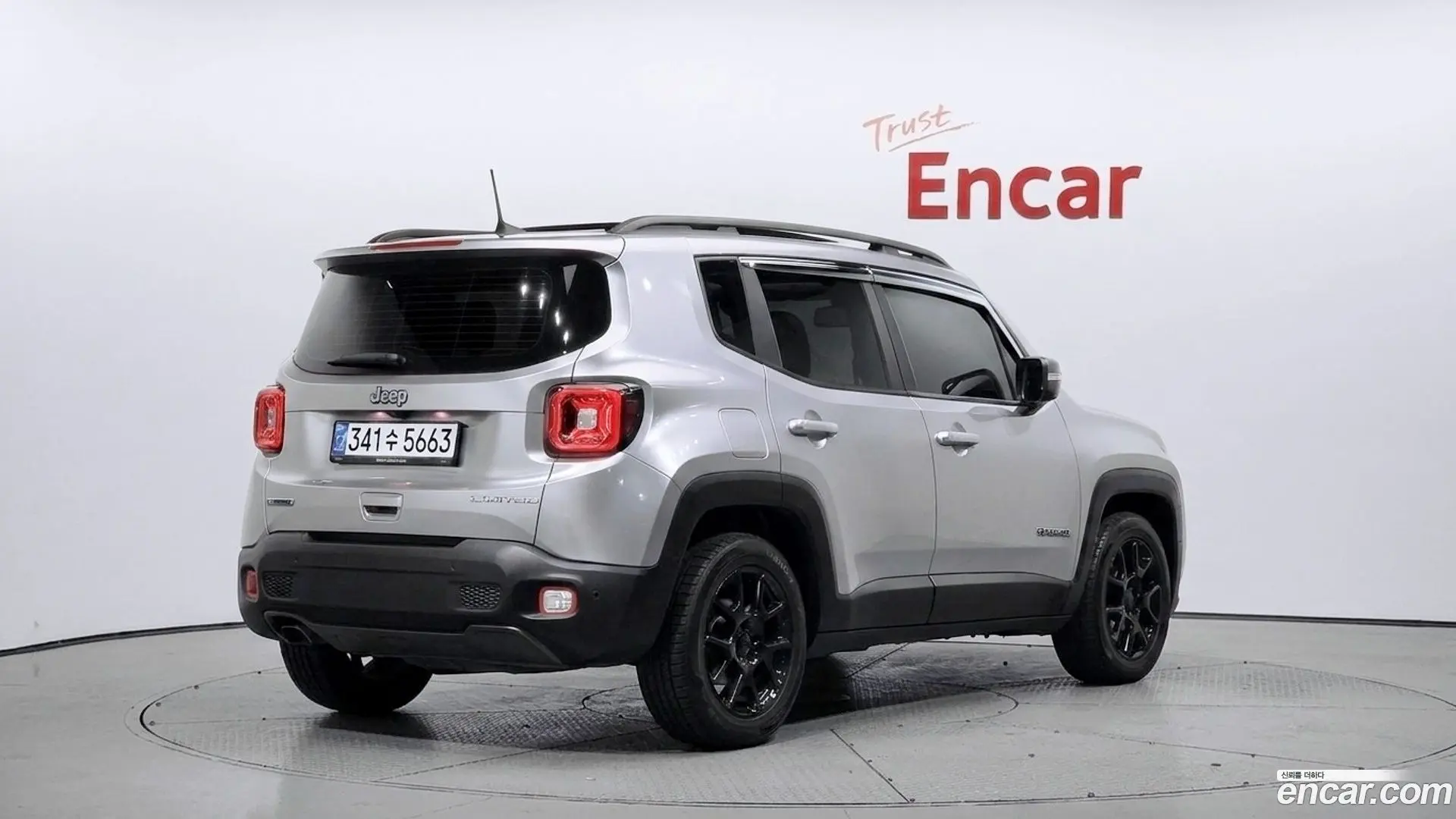 Main__Slider__Photo:Renegade Jeep 2020.1-1