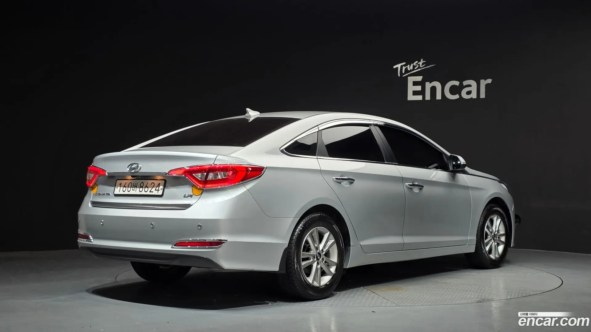 Main__Slider__Photo:Sonata Hyundai 2017.0-1