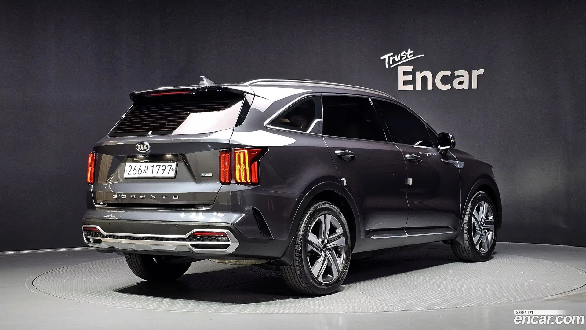 Main__Slider__Photo:Sorento Kia 2021.1-1