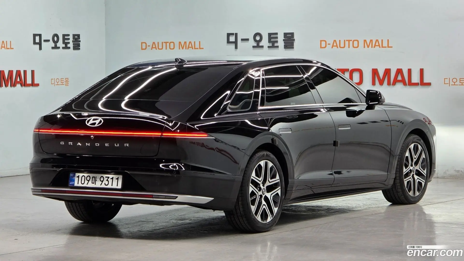 Main__Slider__Photo:Grandeur Hyundai 2023.3-1
