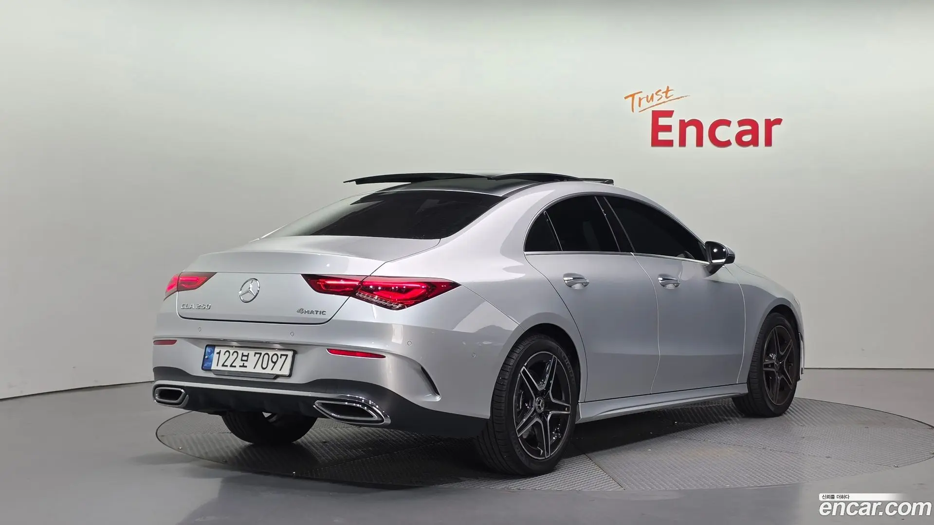 Main__Slider__Photo:CLA-Class Mercedes-Benz 2022.10-1