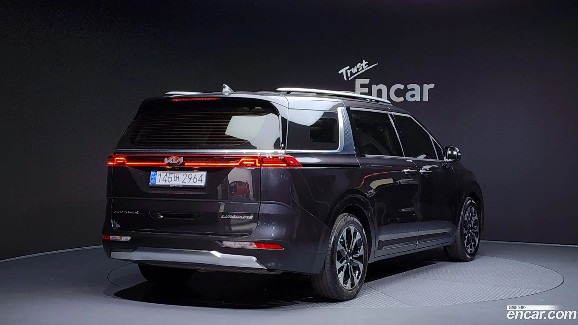 Main__Slider__Photo:Canival Kia 2021.1-1