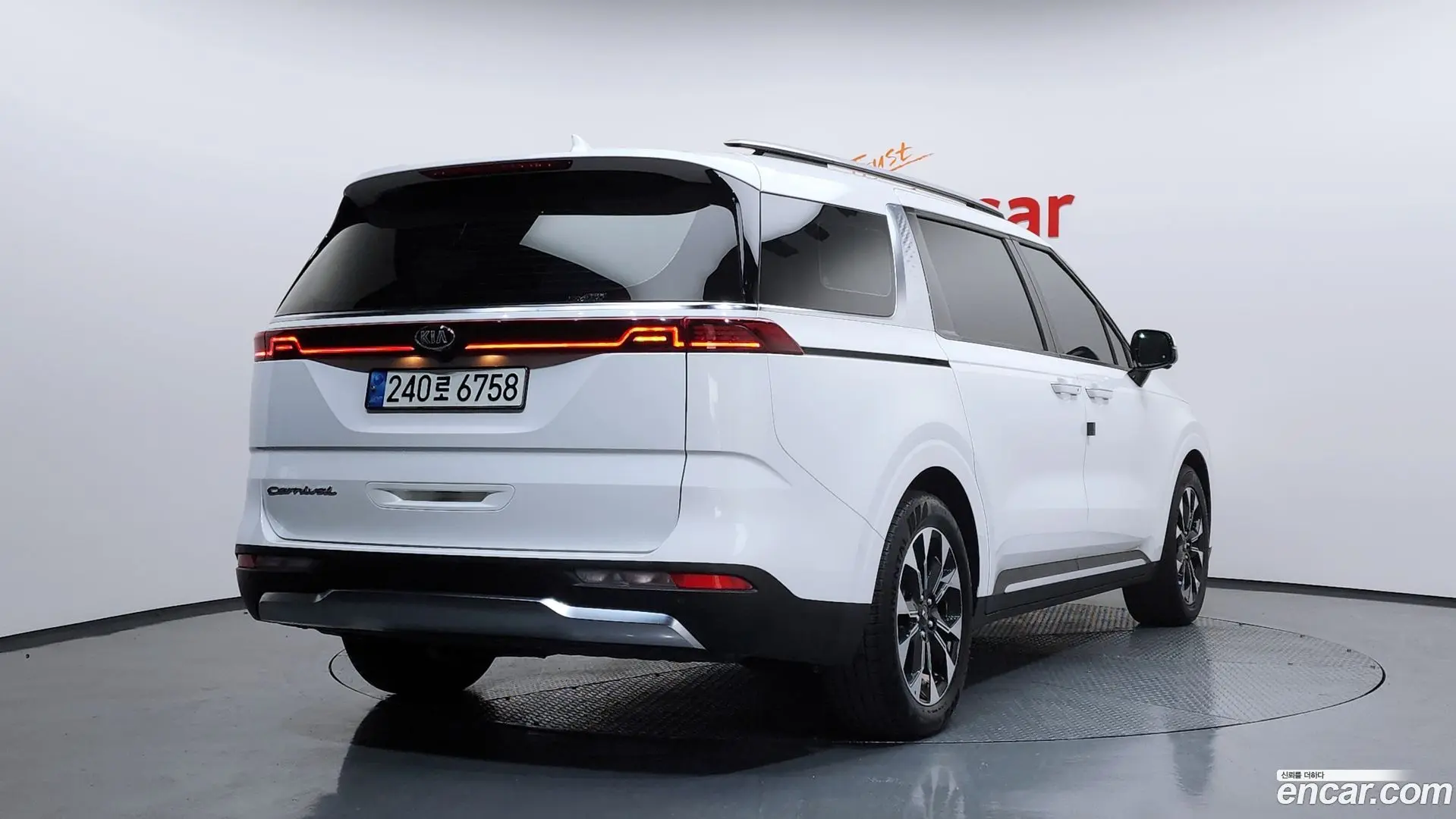 Main__Slider__Photo:Canival Kia 2021.0-1