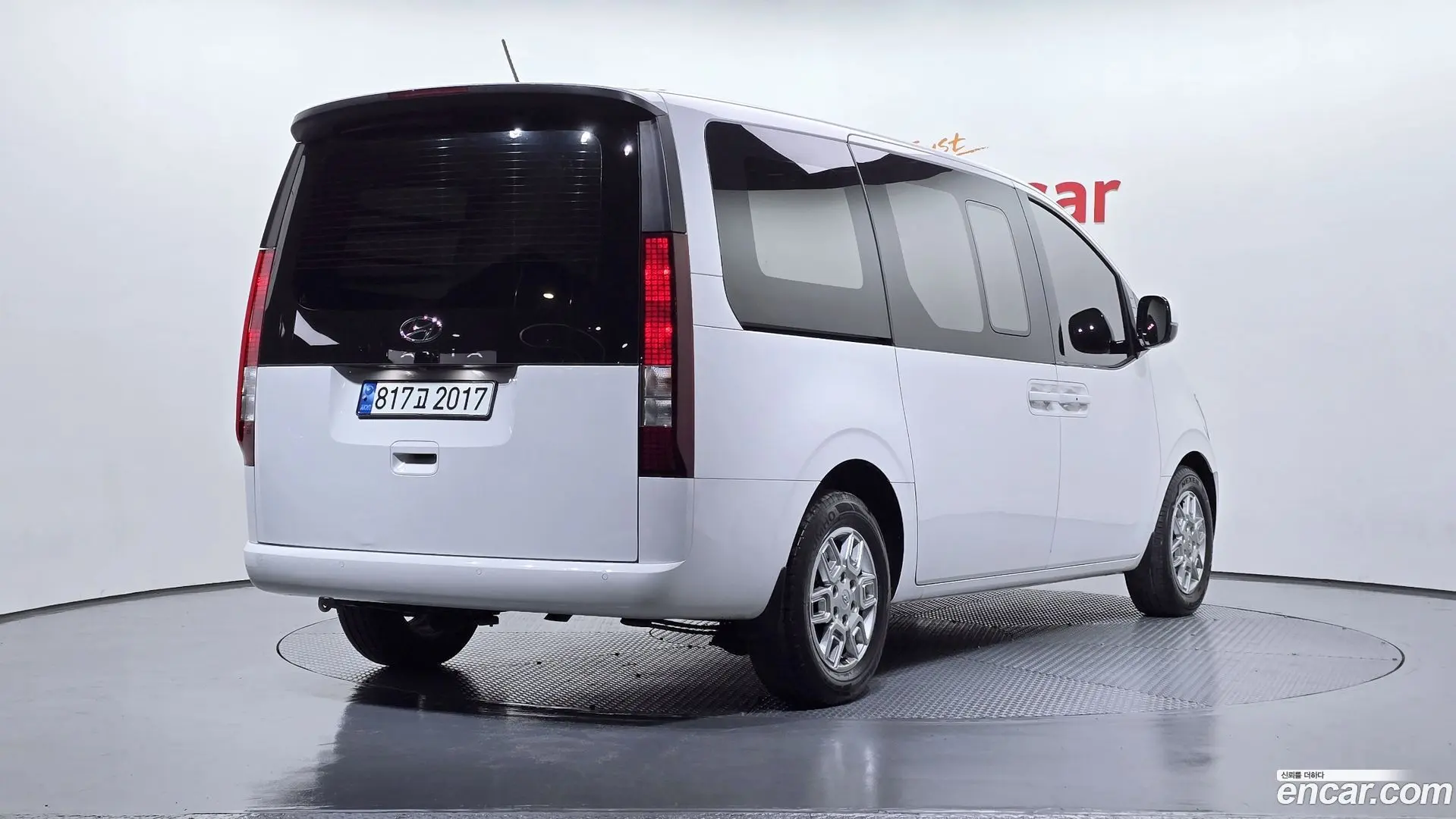 Main__Slider__Photo:Staria Hyundai 2023.3-1