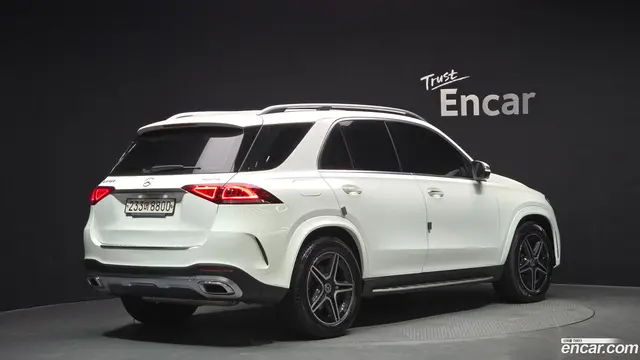 Main__Slider__Photo:GLE-Class Mercedes-Benz 2019.9-1