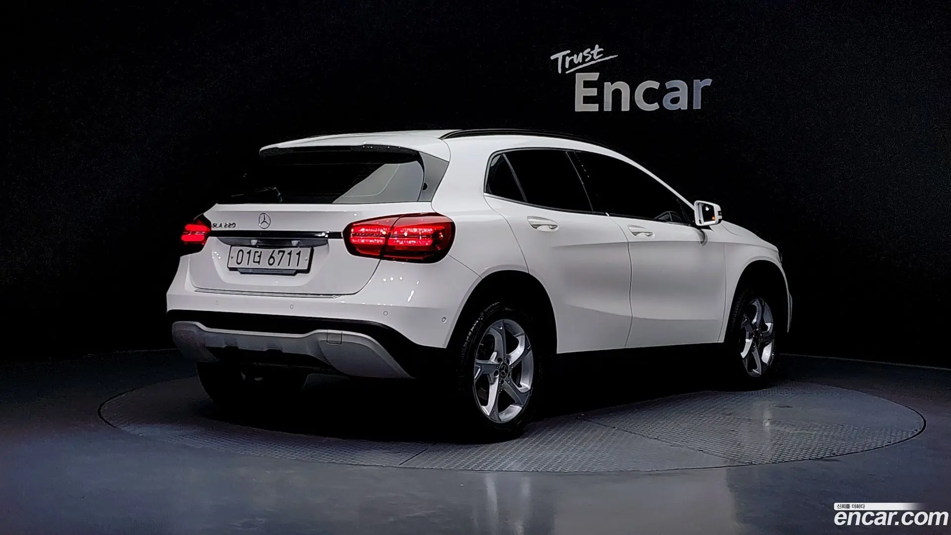 Main__Slider__Photo:GLA-Class Mercedes-Benz 2019.5-1