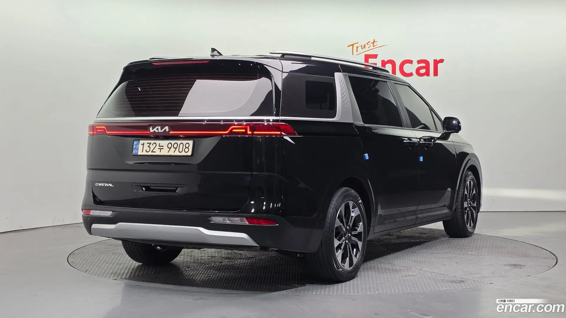 Main__Slider__Photo:Canival Kia 2022.3-1