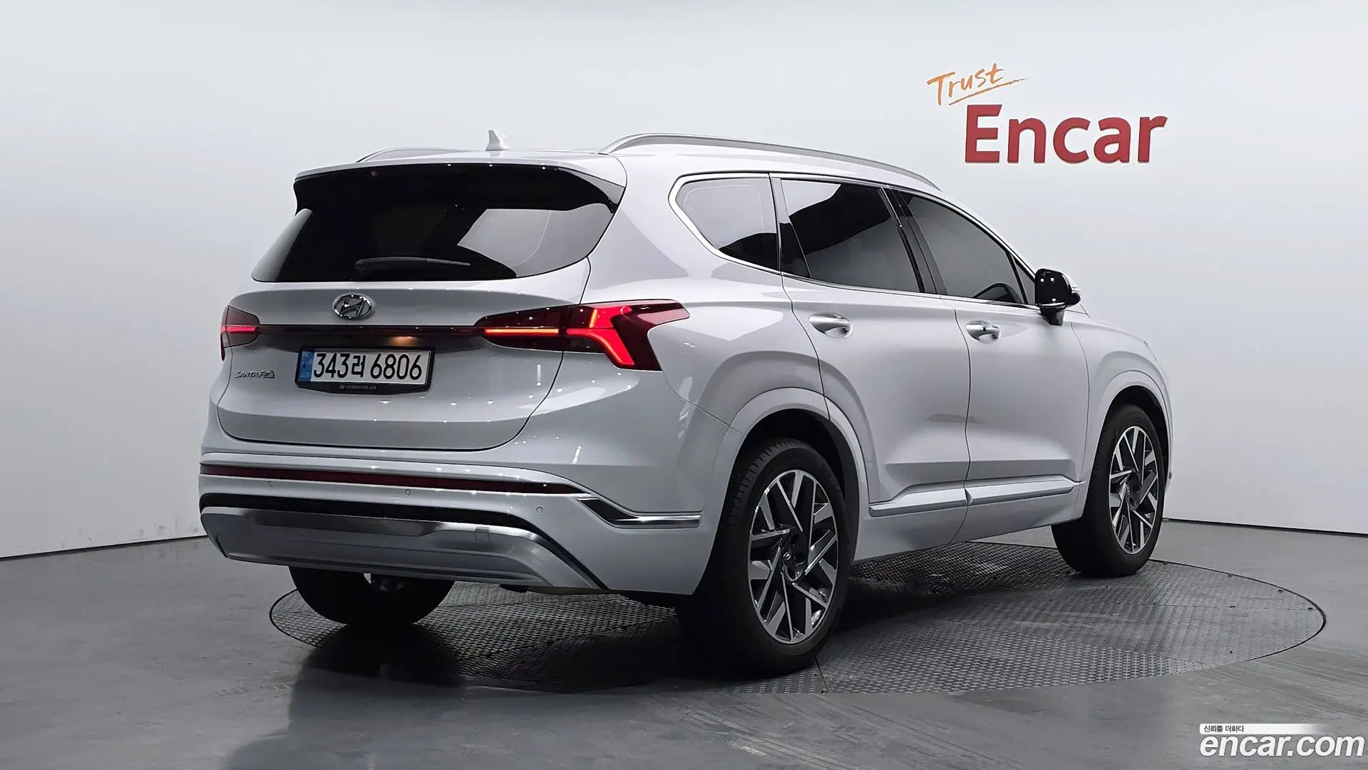 Main__Slider__Photo:Santafe Hyundai 2021.4-1