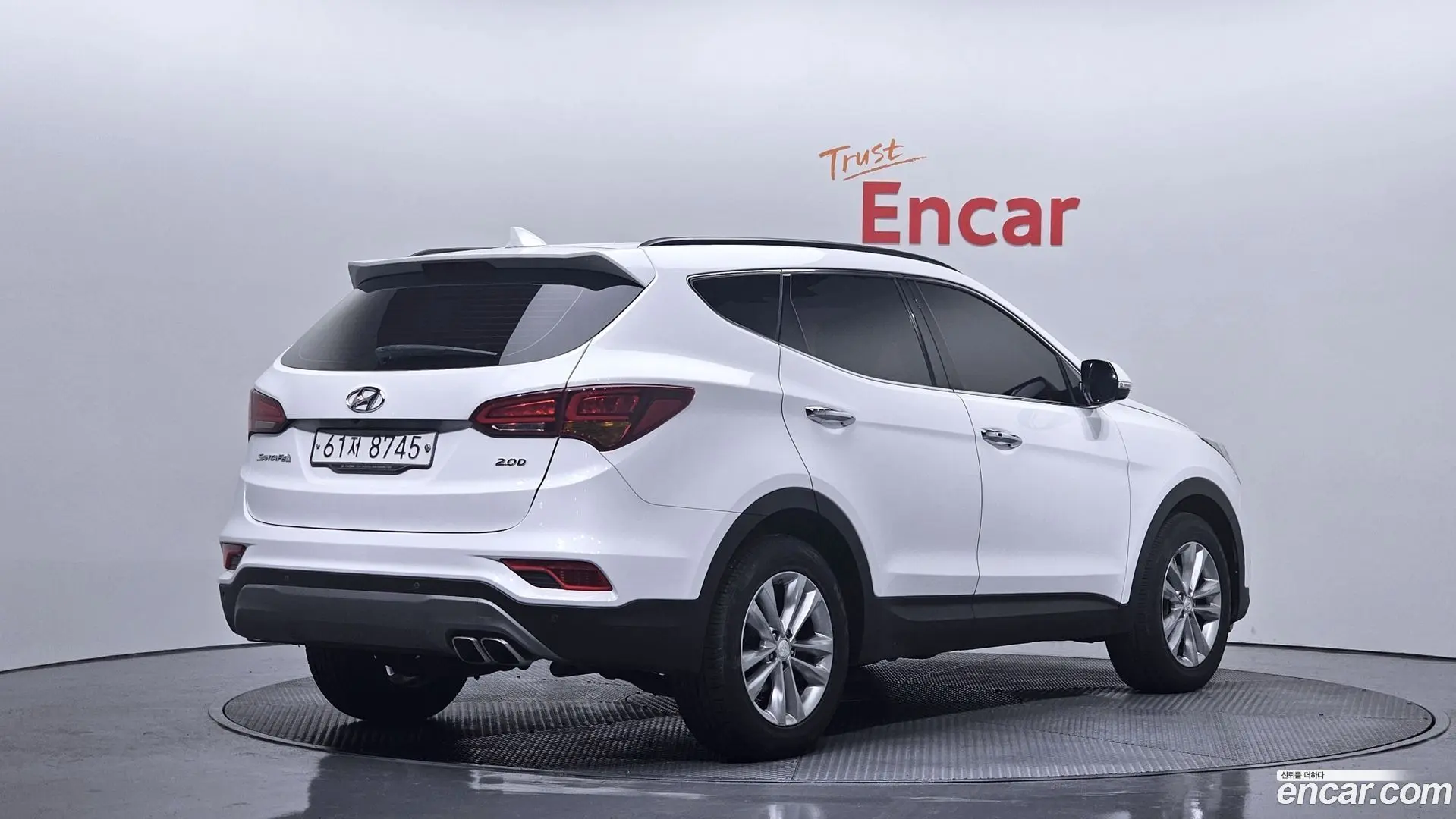 Main__Slider__Photo:Santafe Hyundai 2017.5-1