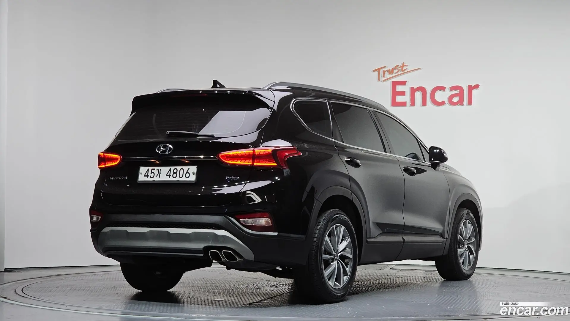 Main__Slider__Photo:Santafe Hyundai 2018.10-1