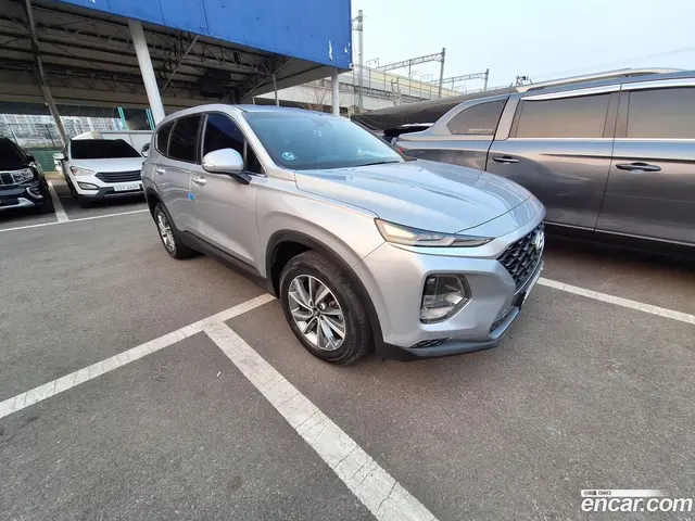 Main__Slider__Photo:Santafe Hyundai 2019.3-1