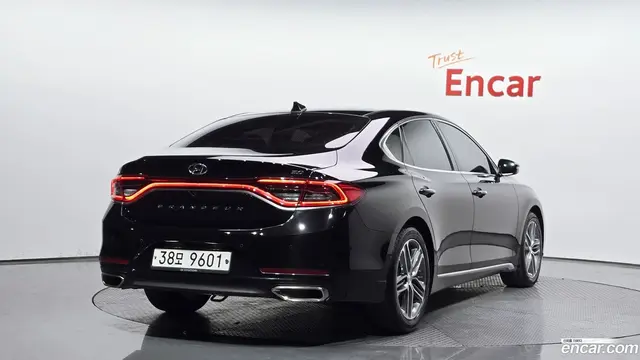 Main__Slider__Photo:Grandeur Hyundai 2018.7-1