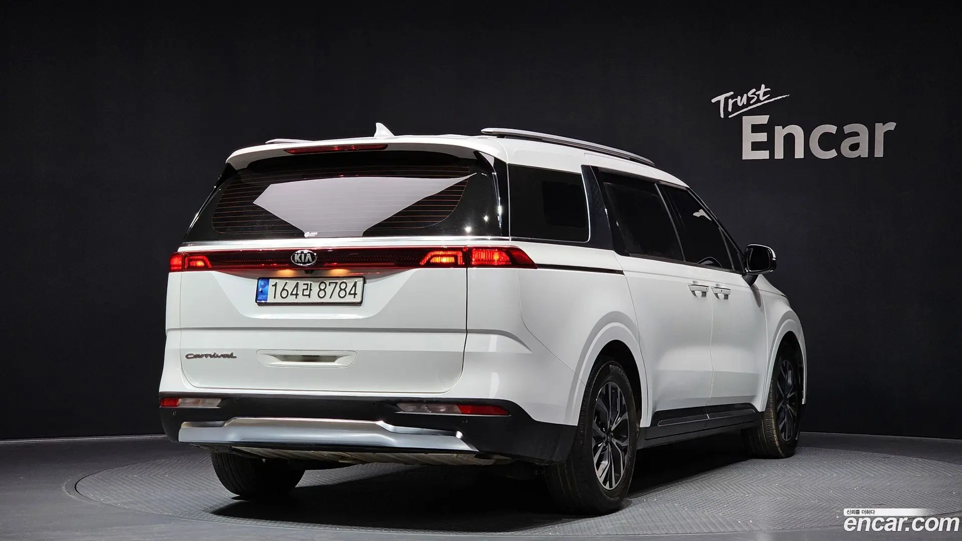 Main__Slider__Photo:Canival Kia 2021.3-1