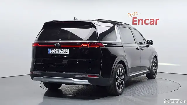 Main__Slider__Photo:Canival Kia 2021.2-1