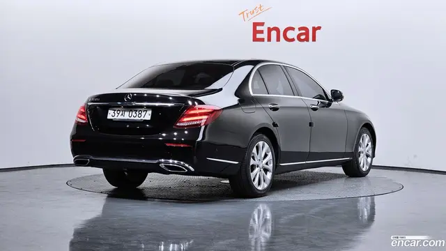 Main__Slider__Photo:E-Class Mercedes-Benz 2016.7-1