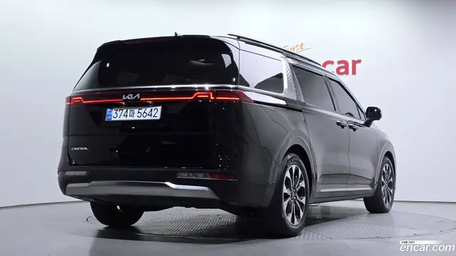 Main__Slider__Photo:Canival Kia 2023.9-1