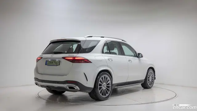 Main__Slider__Photo:GLE-Class Mercedes-Benz 2025.6-1