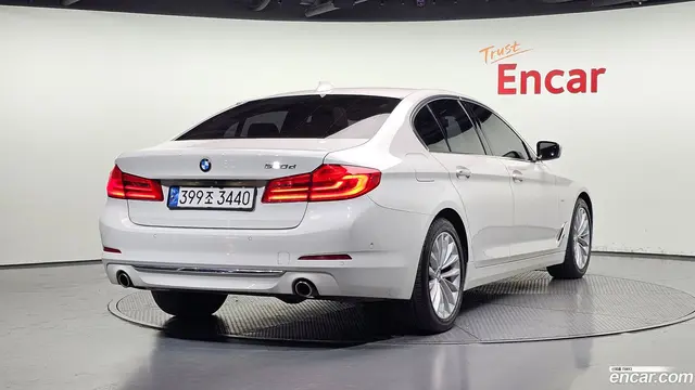 Main__Slider__Photo:5-Series BMW 2018.5-1