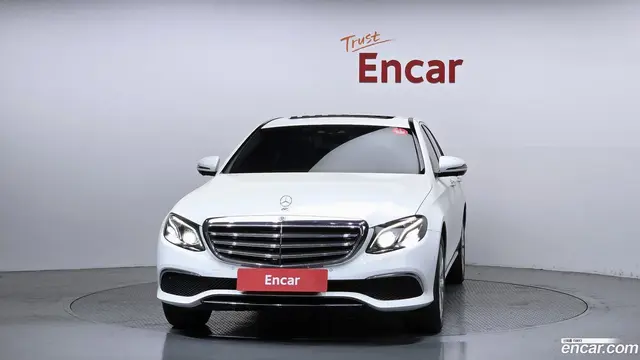 Main__Slider__Photo:E-Class Mercedes-Benz 2018.5-1