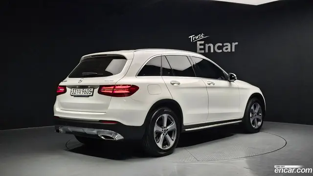 Main__Slider__Photo:GLC-Class Mercedes-Benz 2019.10-1