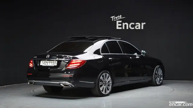 Main__Slider__Photo:E-Class Mercedes-Benz 2020.6-1
